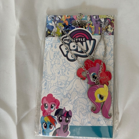 SALE!! Pinkie Pie and Fluttershy MLP Official 2 Necklace Set - Picture 3 of 3